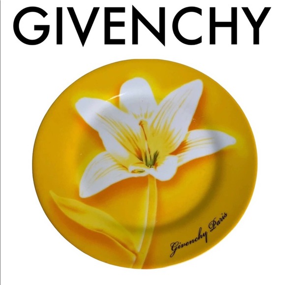 Givenchy Other - GIVENCHY YELLOW WHITE FLORAL DECORATIVE PLATE